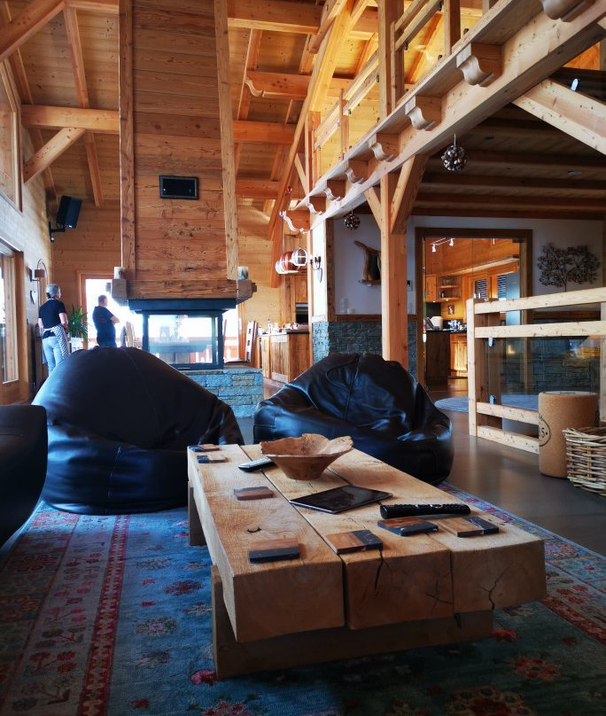 Alpine Descents, Chalet Carnauba主图