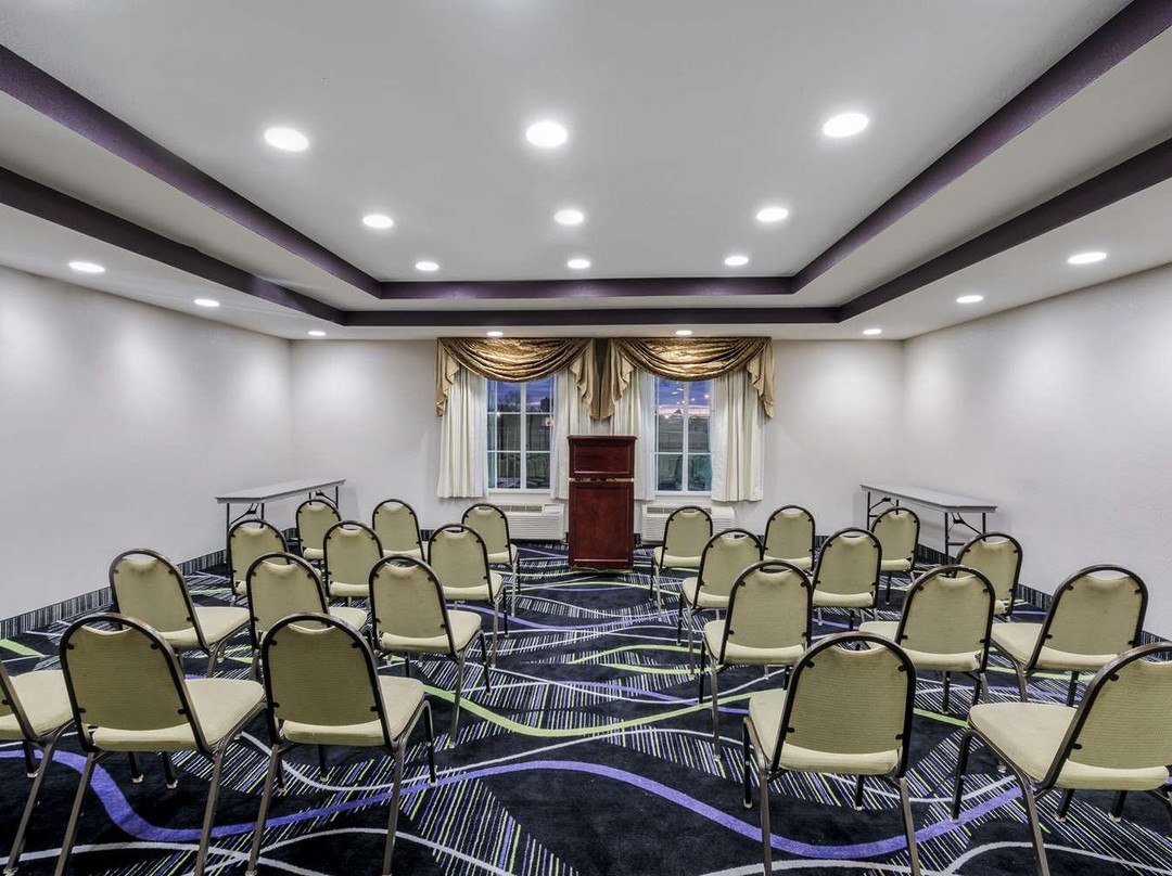 La Quinta Inn & Suites by Wyndham Canton MS主图