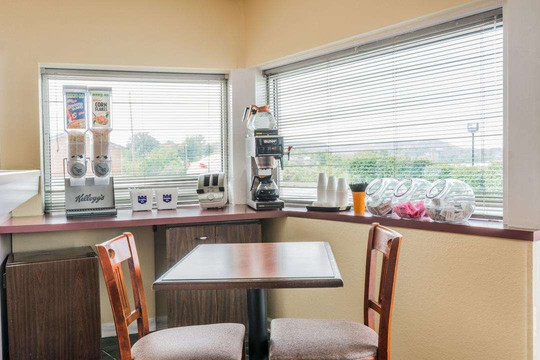 Knights Inn Berea主图