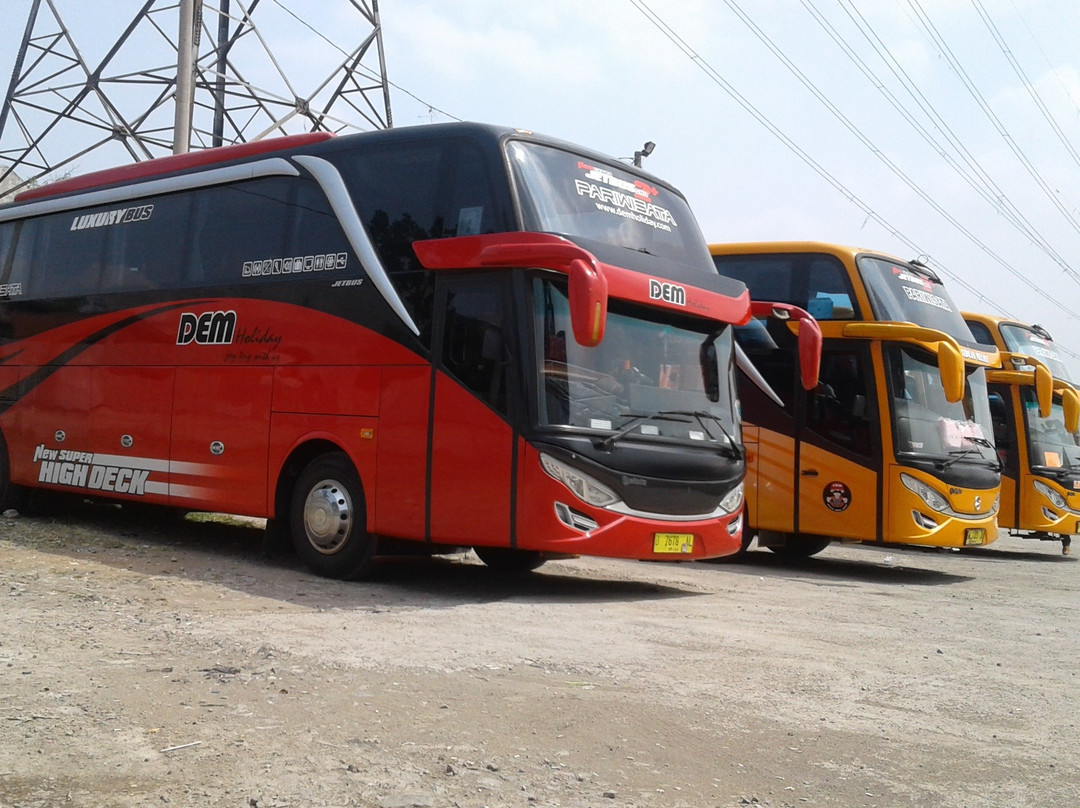 Dem Holiday, sewa bus pariwisata bandung - sewa bus medium bandung-万隆必去景点