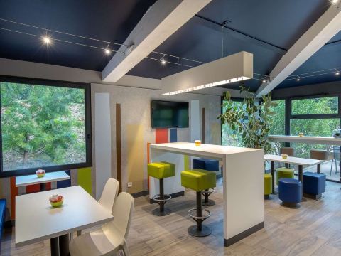 普罗旺斯布里尼奥勒宜必思快捷酒店-官方