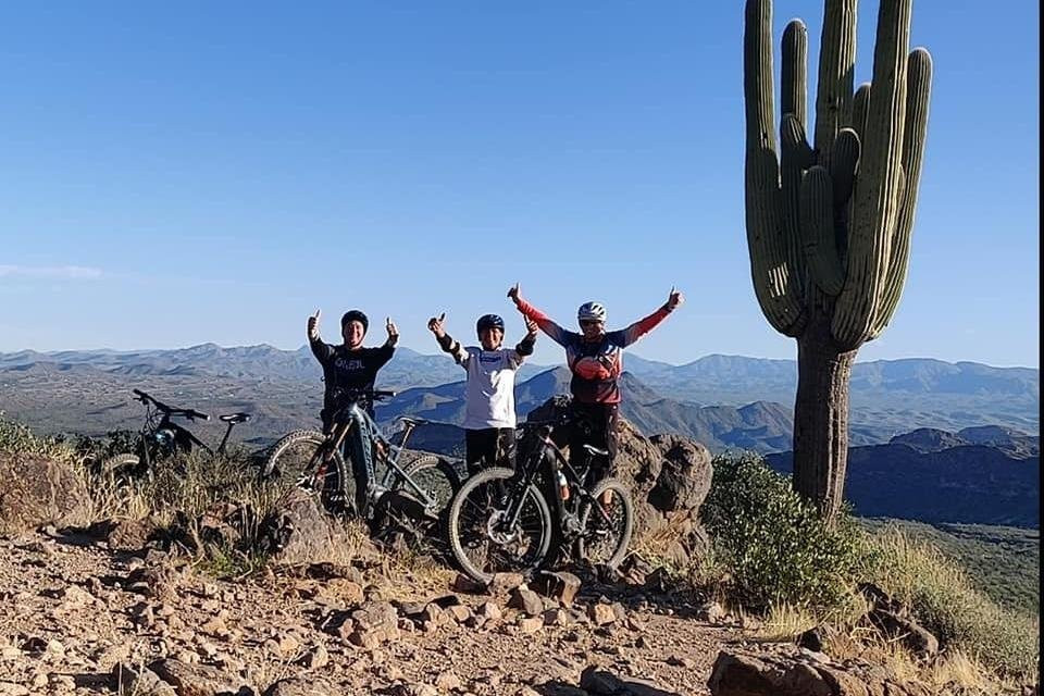 E-migos Electric Mountain Bike Tours-凤凰城必去景点