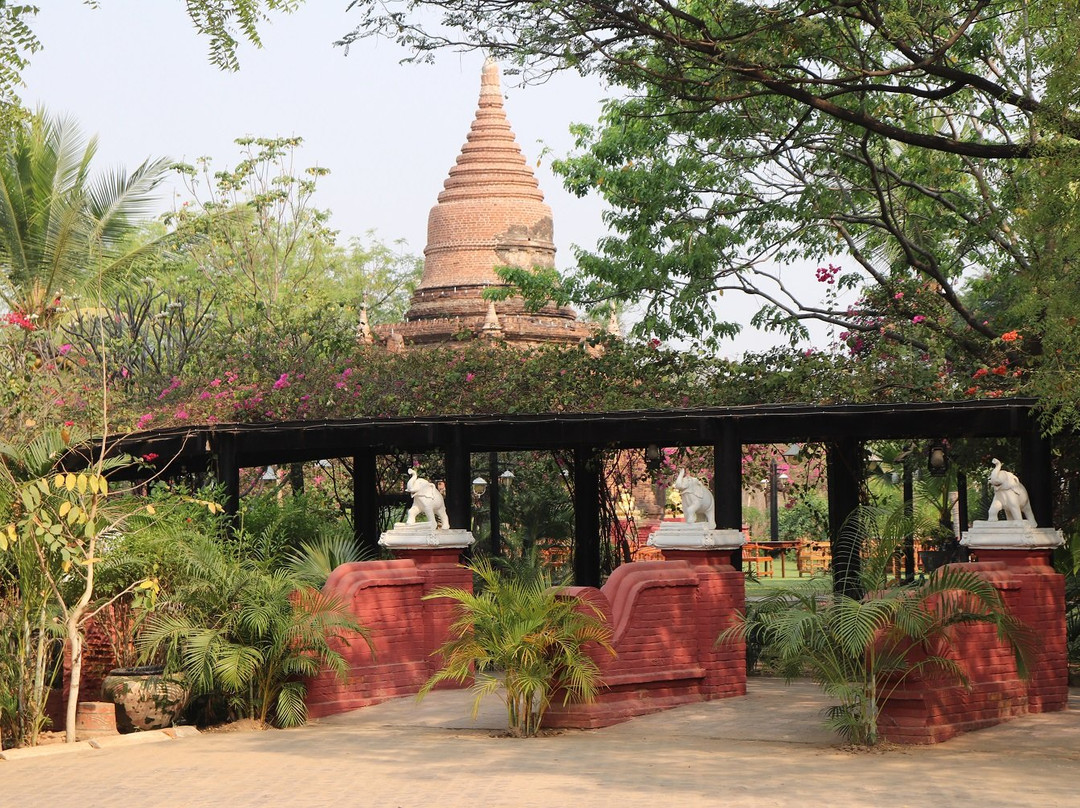 Thazin Garden Hotel主图