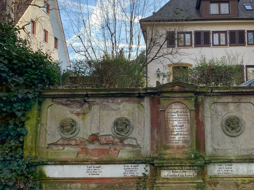 Alter Friedhof-吉森必去景点