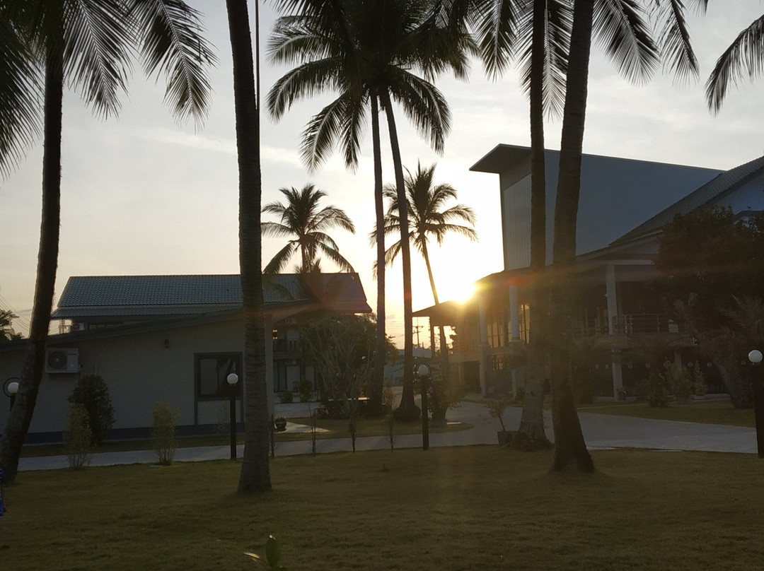 The Coco Grand Chalet Pakbara主图