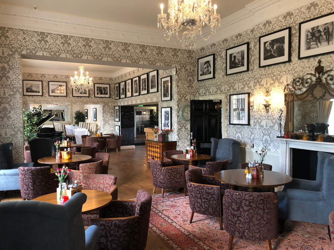 Tracy Park Golf & Country Hotel主图