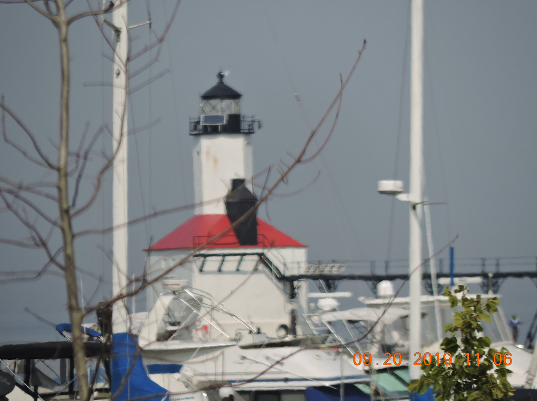 燈塔及碼頭-密歇根城必去景点