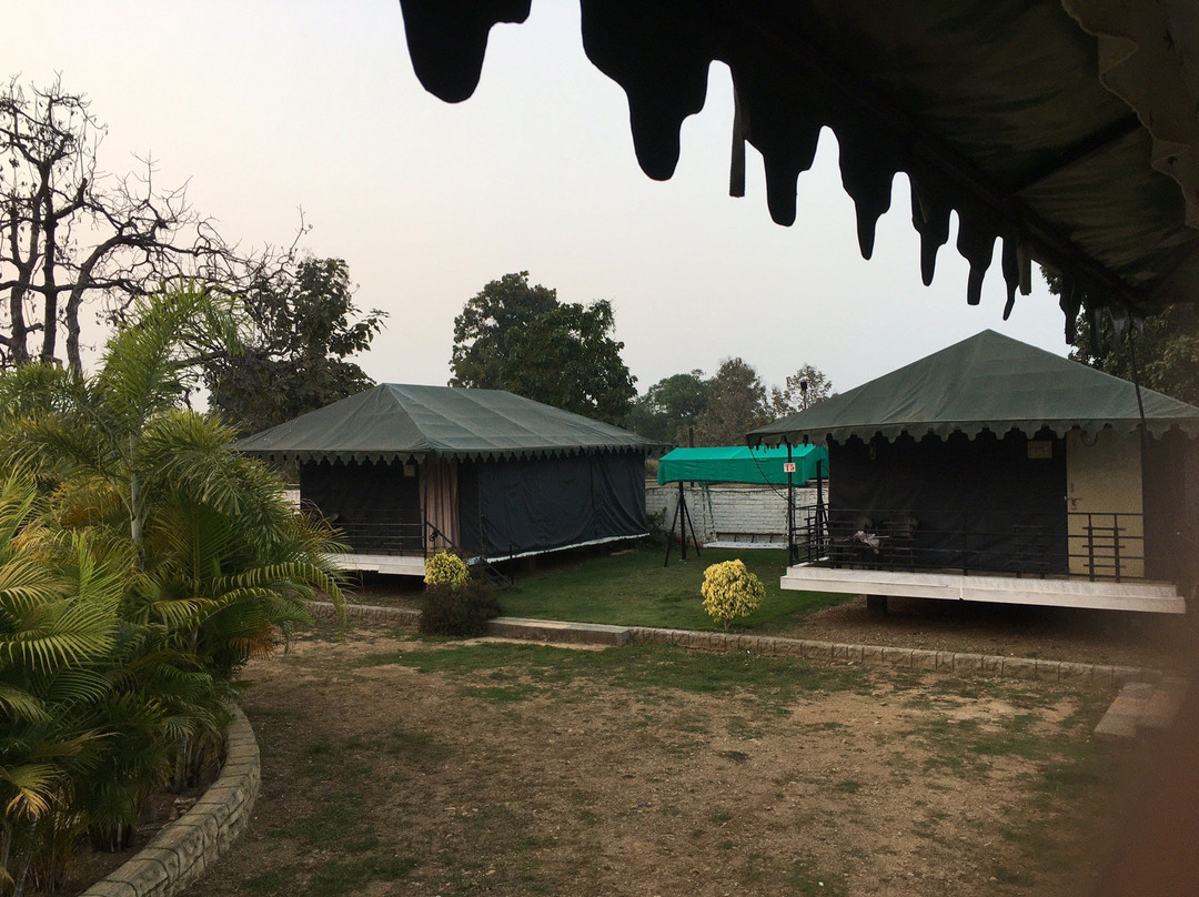 Love Inn Nagzira Resorts主图