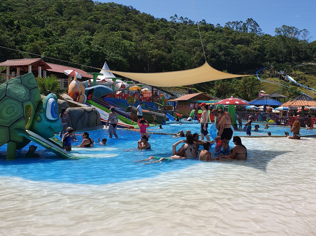 Parque Aquático Arco-iris景点图片