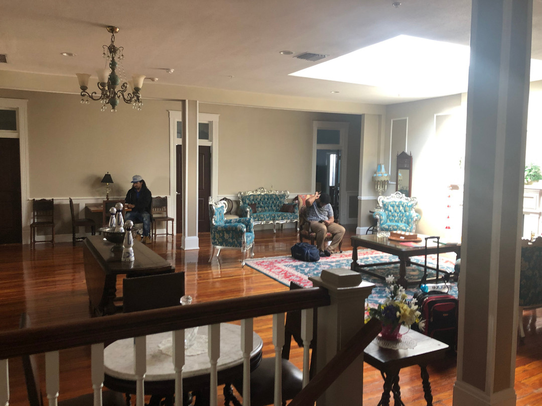 Oak Tree Hotel主图