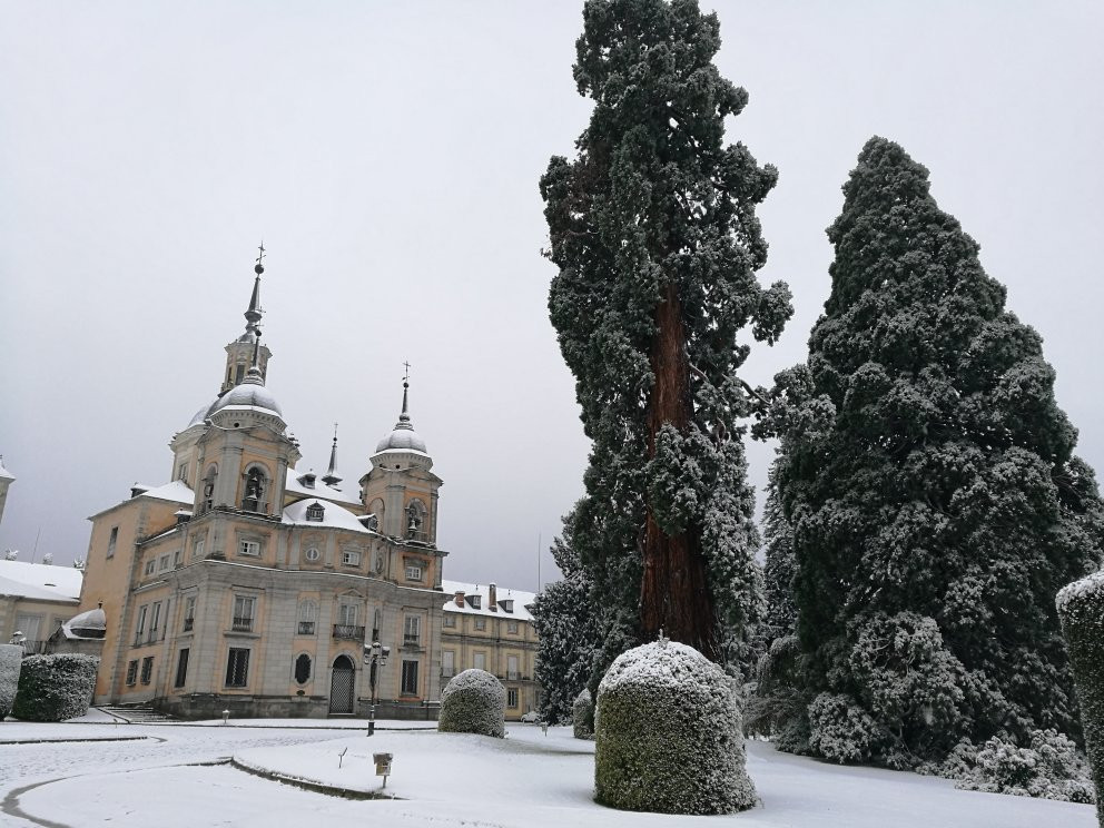 Real Colegiata de la Santísima Trinidad-La Granja de San Ildefonso必去景点