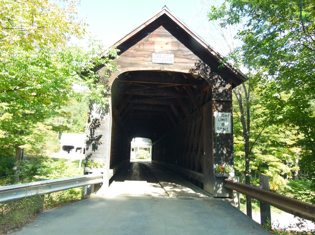 Hall Covered Bridge-贝洛斯福尔斯必去景点