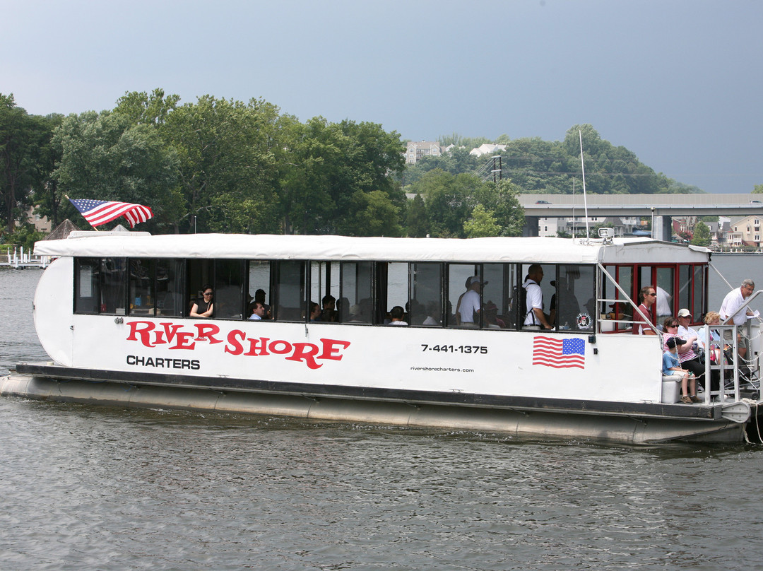 Rivershore Charters景点图片