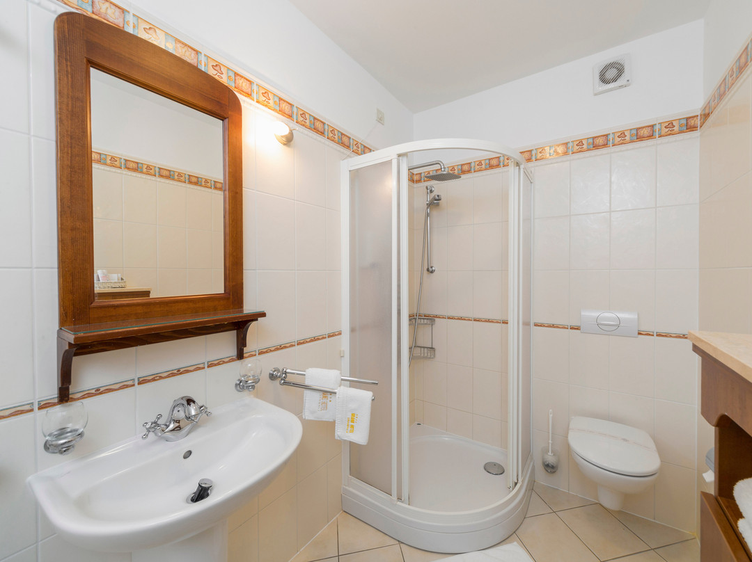 Dramalj酒店住宿-Abalone Hotel