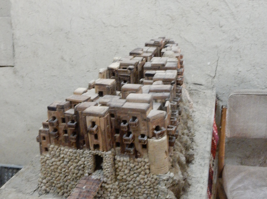 Izad Khast Castle景点图片