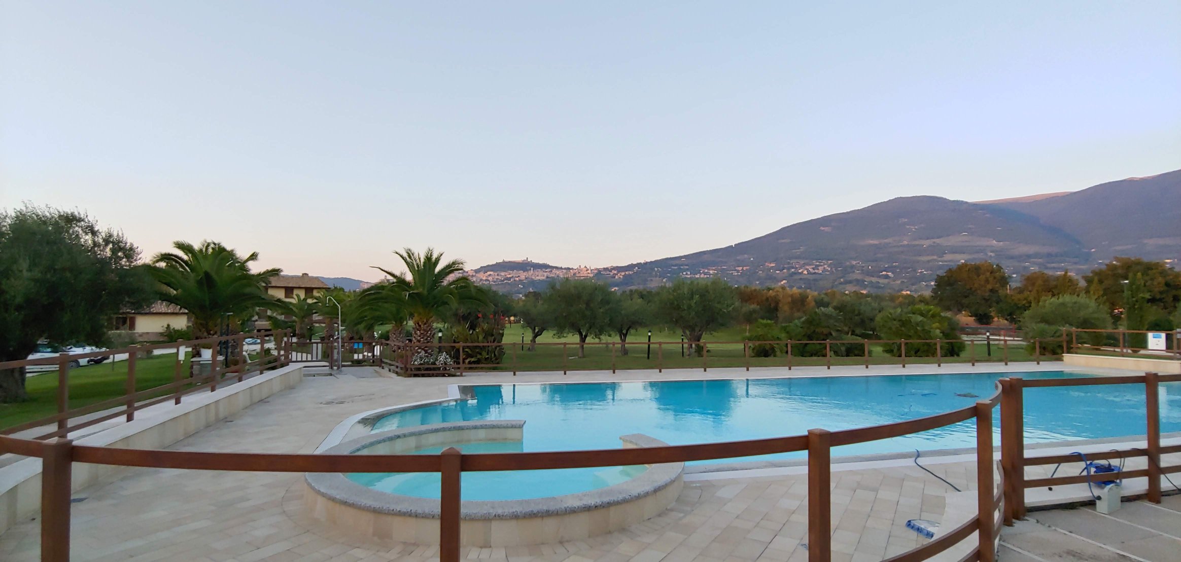 Il Casale di Monica-泳池