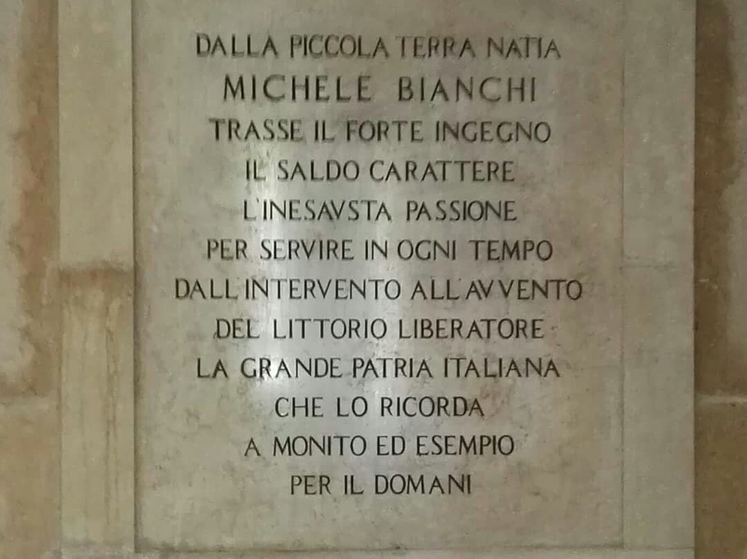 Monumento a Michele Bianchi景点图片