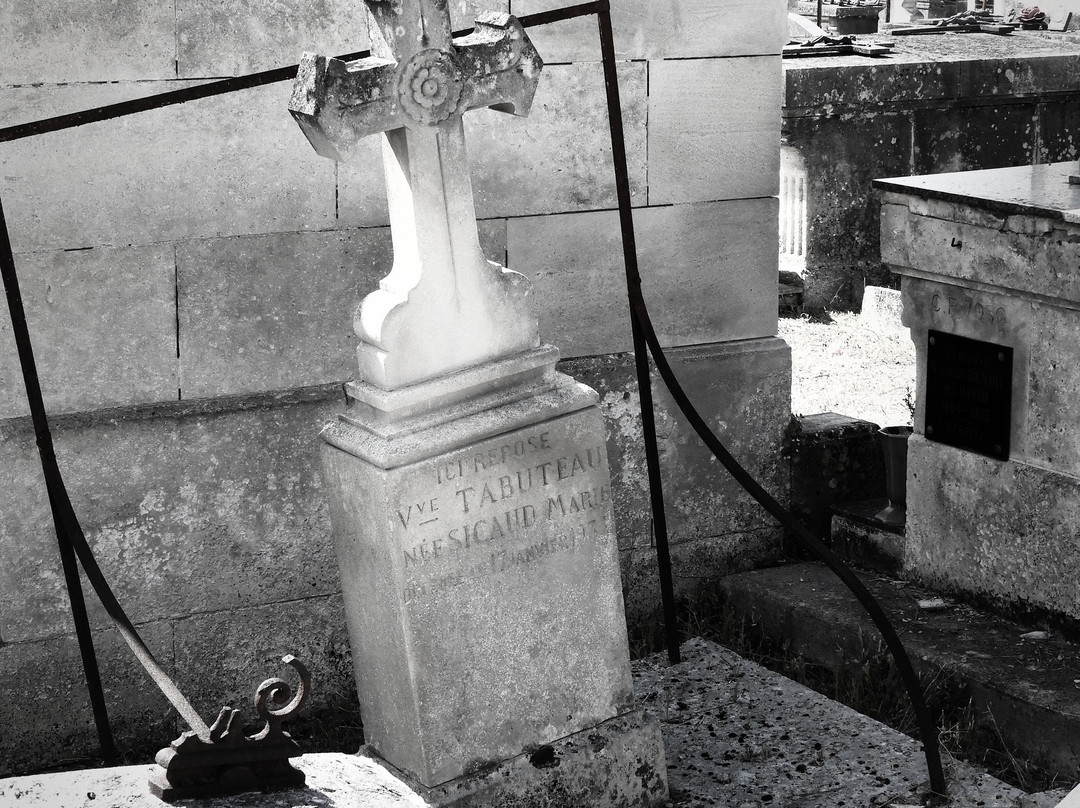 Cementerio de Angulema景点图片