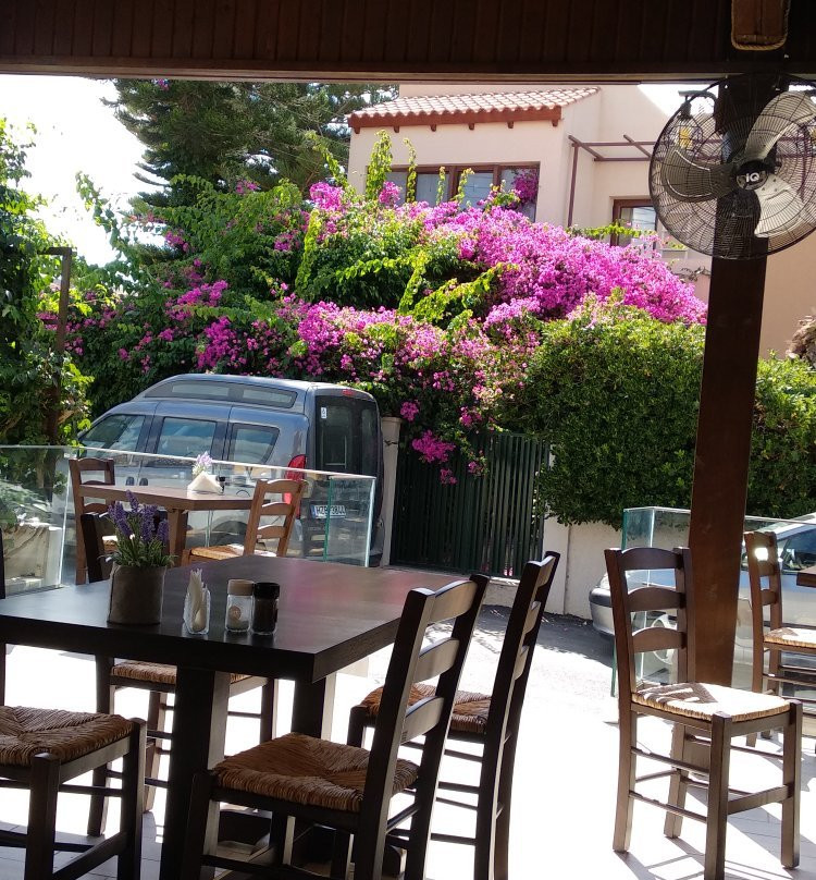 Dimitra Apartments主图