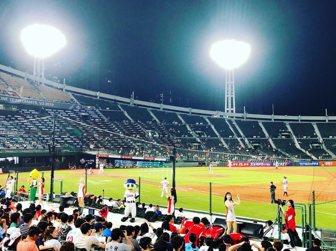 Sajik Baseball Stadium-釜山必去景点