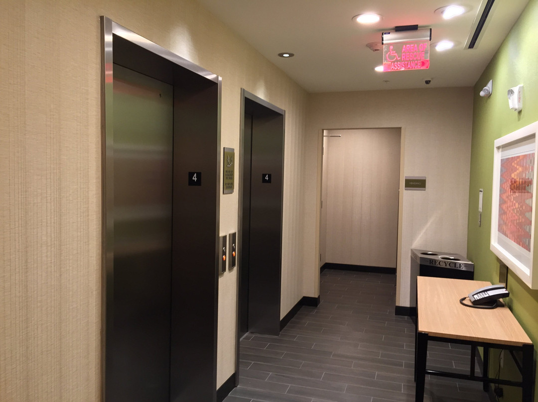 Home2 Suites by Hilton Charlotte Airport主图