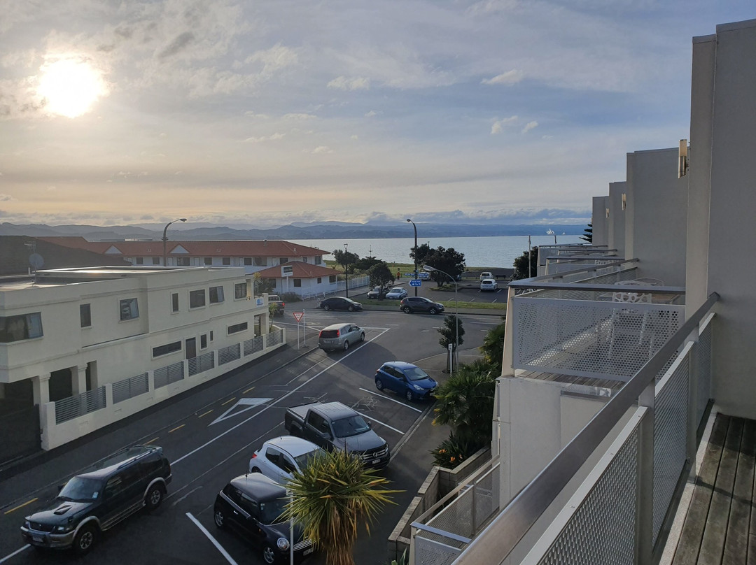 The Crown Hotel主图