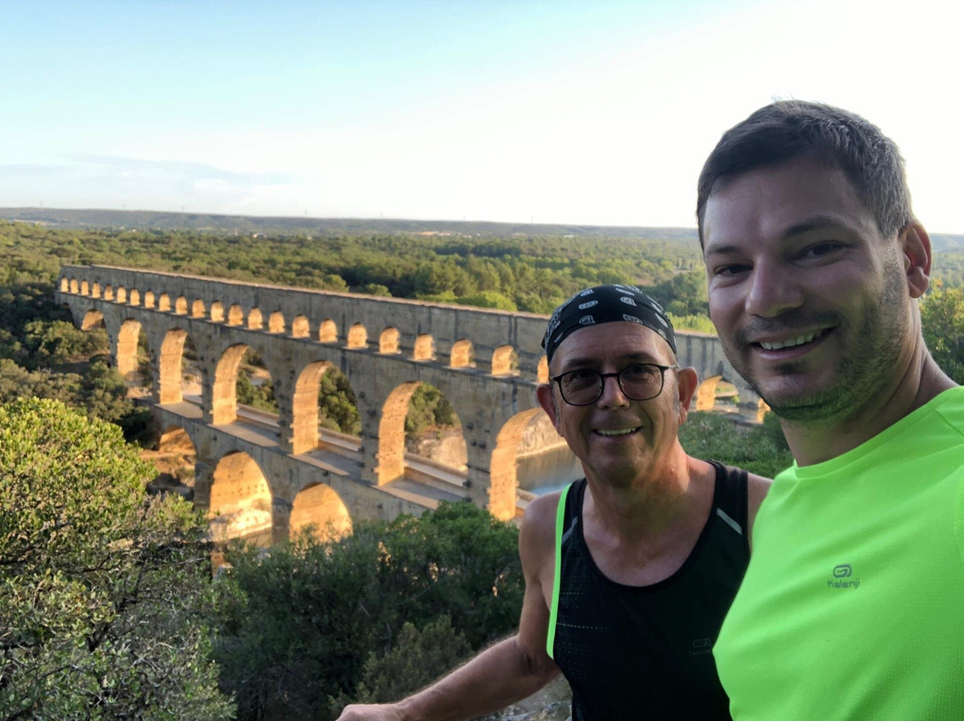 A Gauche du Pont主图
