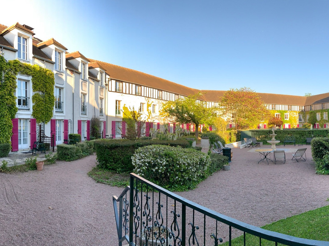 Le Manoir De Gressy主图