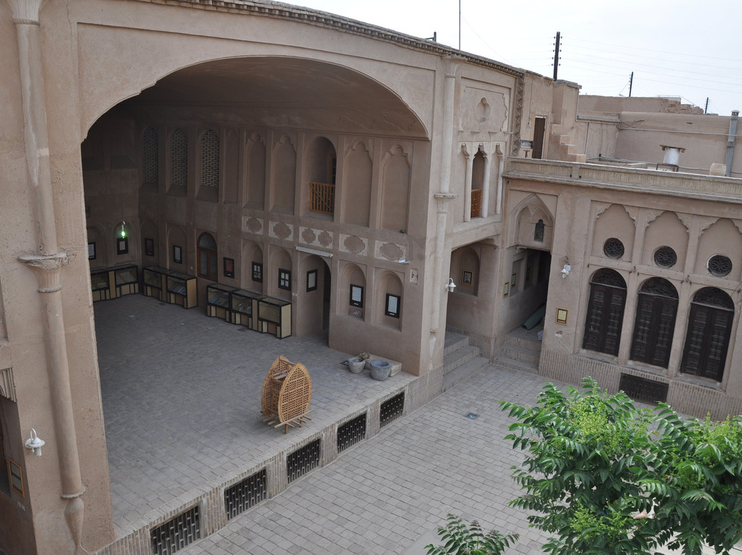 Khan-e Lari House景点图片