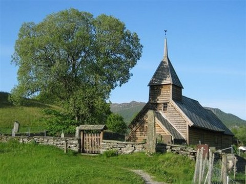 Holdhus kyrkje-Holdhus必去景点