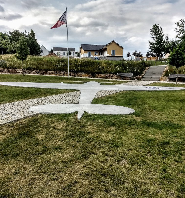 Pomník letci RAF - Stín-Zichovec必去景点