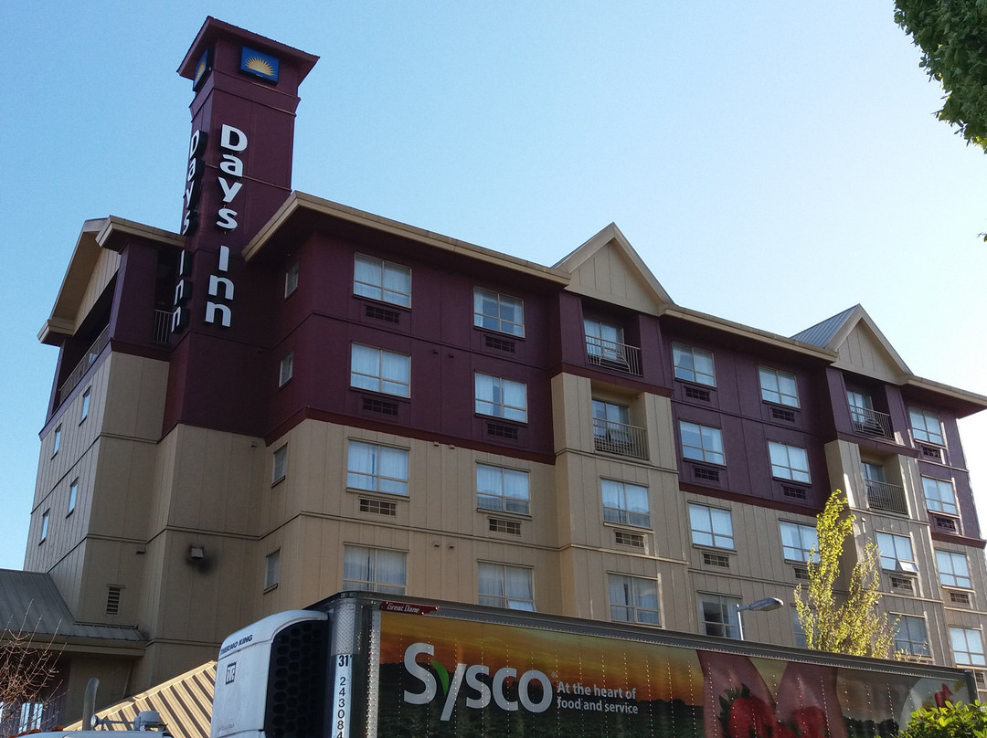 温德姆华机场戴斯酒店主图