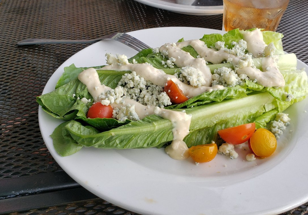 Longliner Lodge and Suites主图