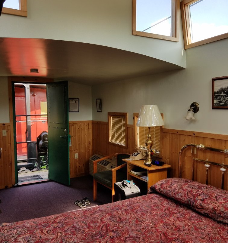 Caboose Motel主图