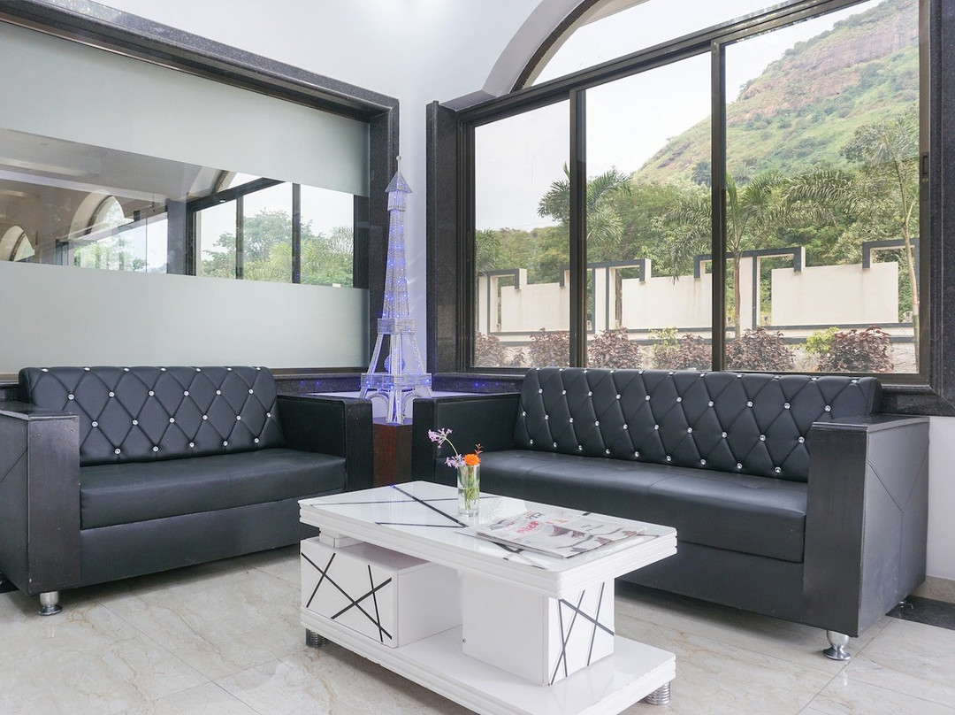 Hotel Nature Shield Lonavala主图