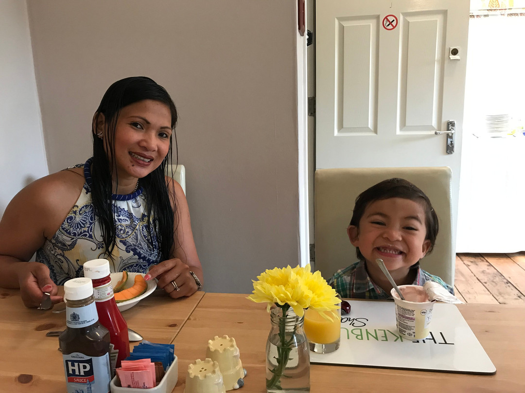 肯伯里酒店主图