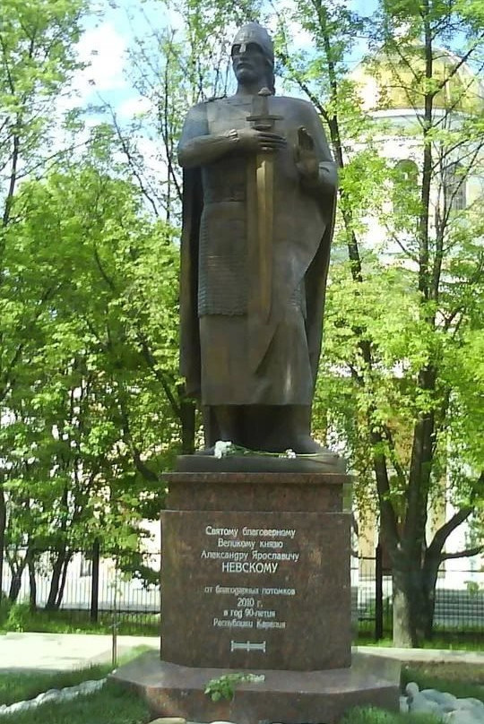 Aleksandr Nevskiy Monument景点图片
