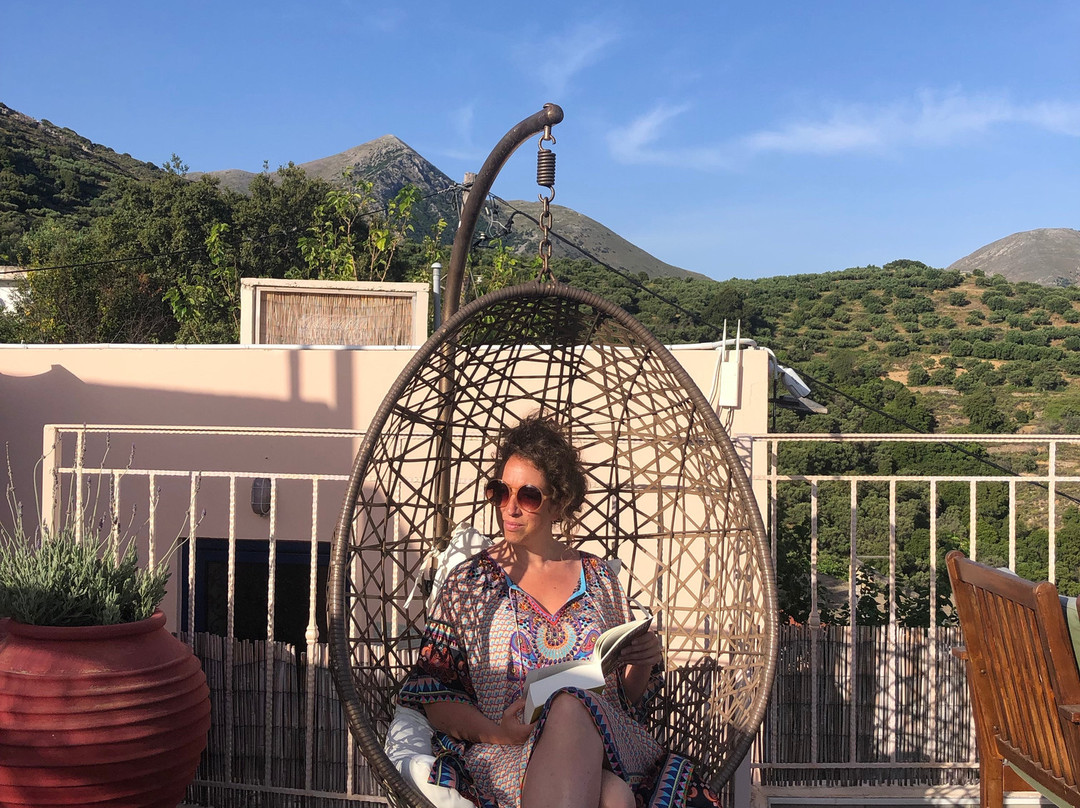 Cressa Ghitonia Village主图