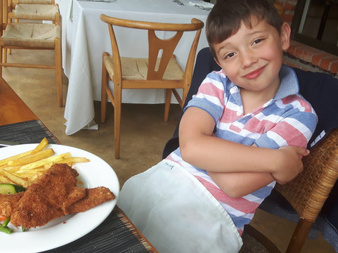 里拉依山林小屋主图