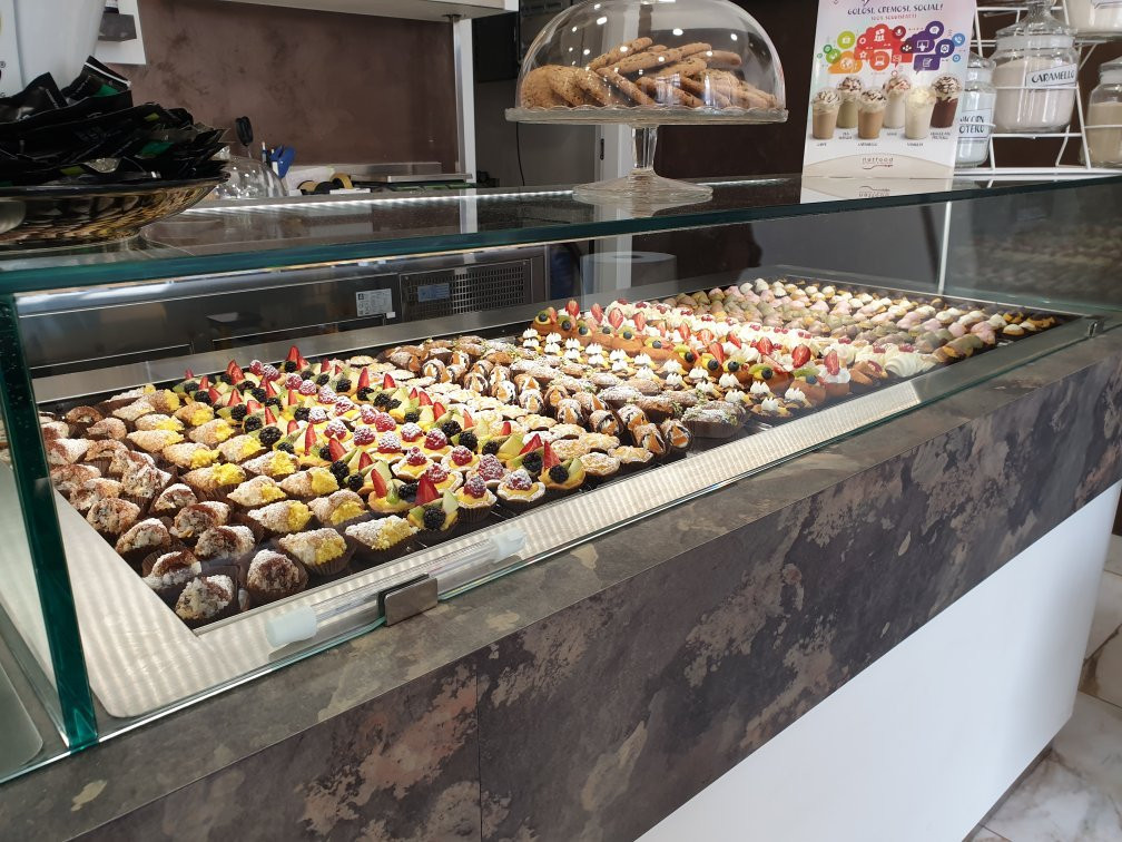 Cascine-La Croce餐馆和美食-New Principe