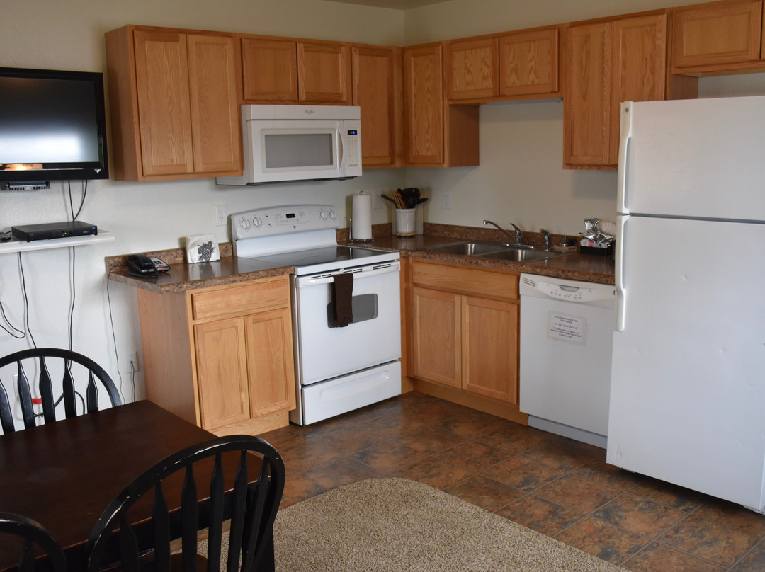 Sloanes General Store and The Inn At Alcova主图