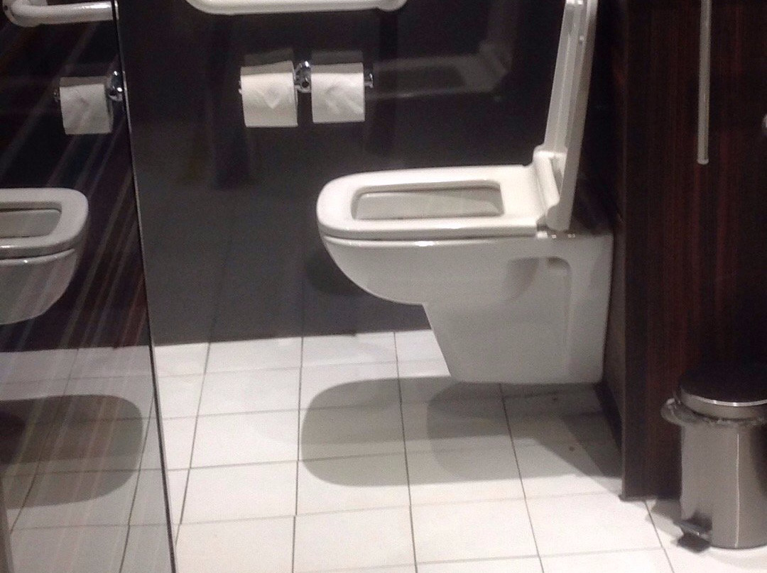 Village Hotel Leeds North主图