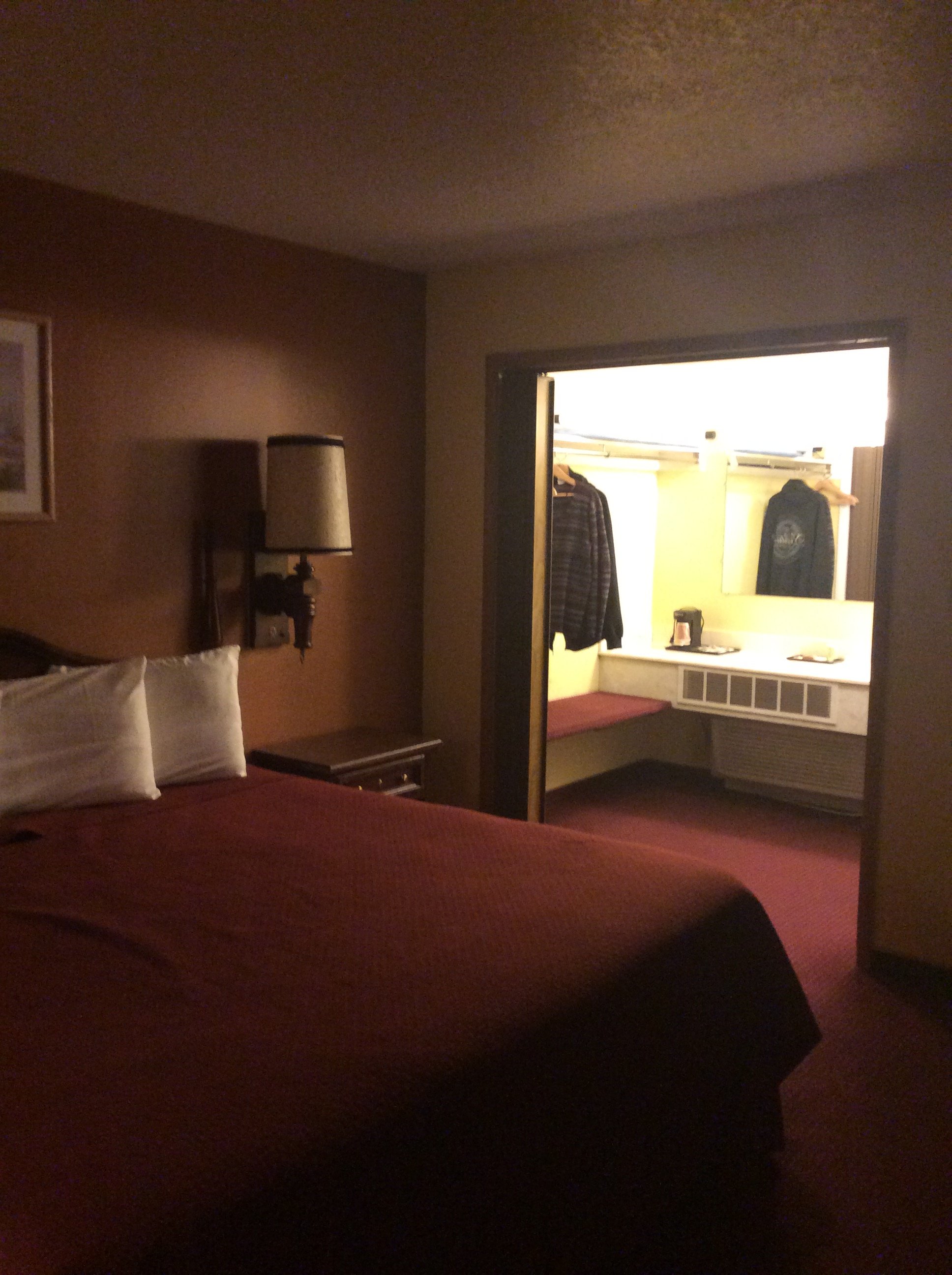 Regency Inn and Suites-浴室