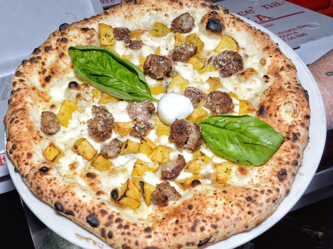 Arzano餐馆和美食-Facimmece'na Pizza