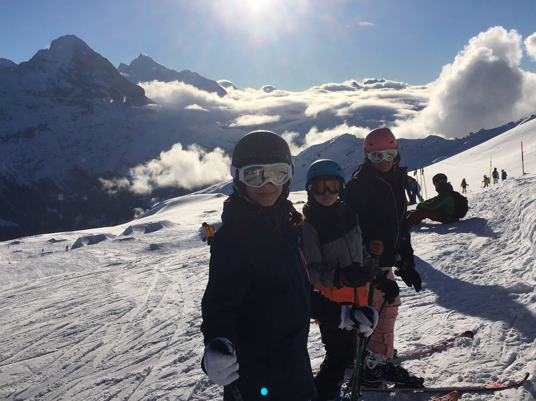 Altitude Ski & Snowboard School景点图片