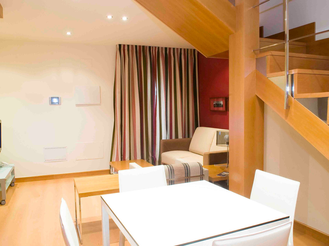 Apartamentos Maria Luisa主图