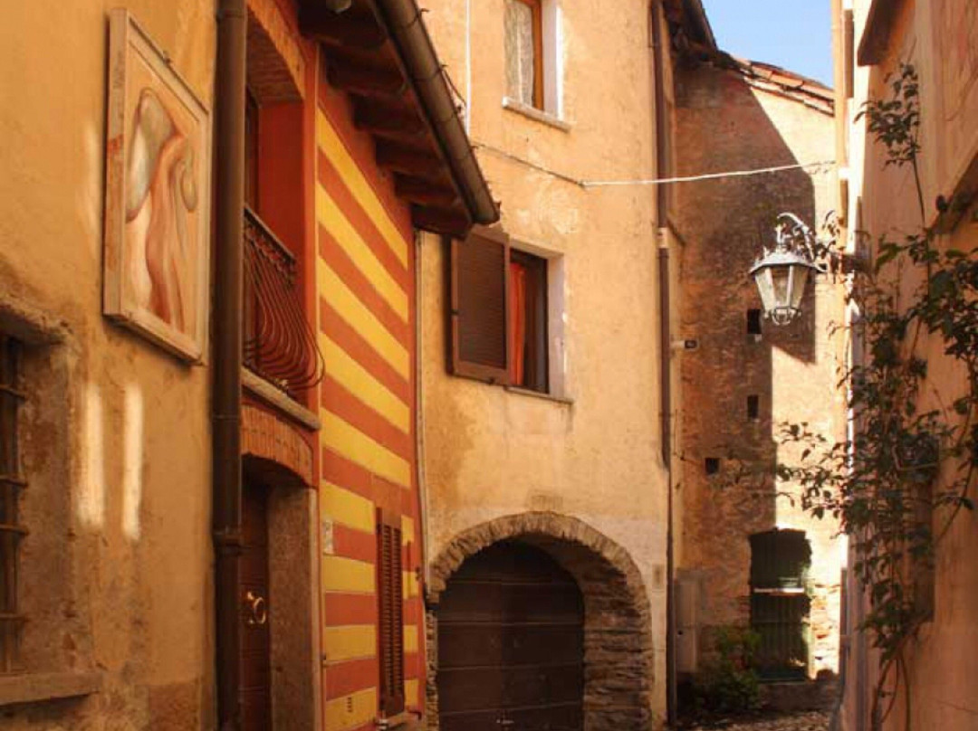Borgo Dipinto Di Runo景点图片