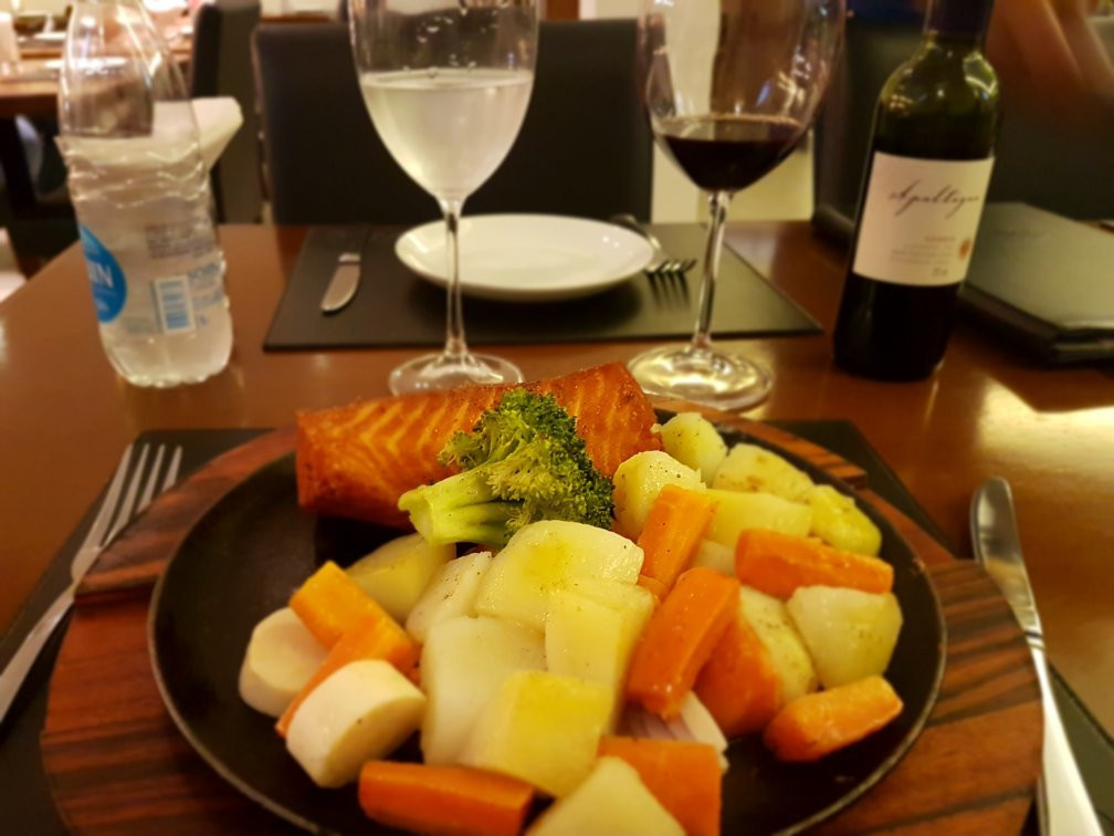 Guanambi餐馆和美食-Divino Restolounge