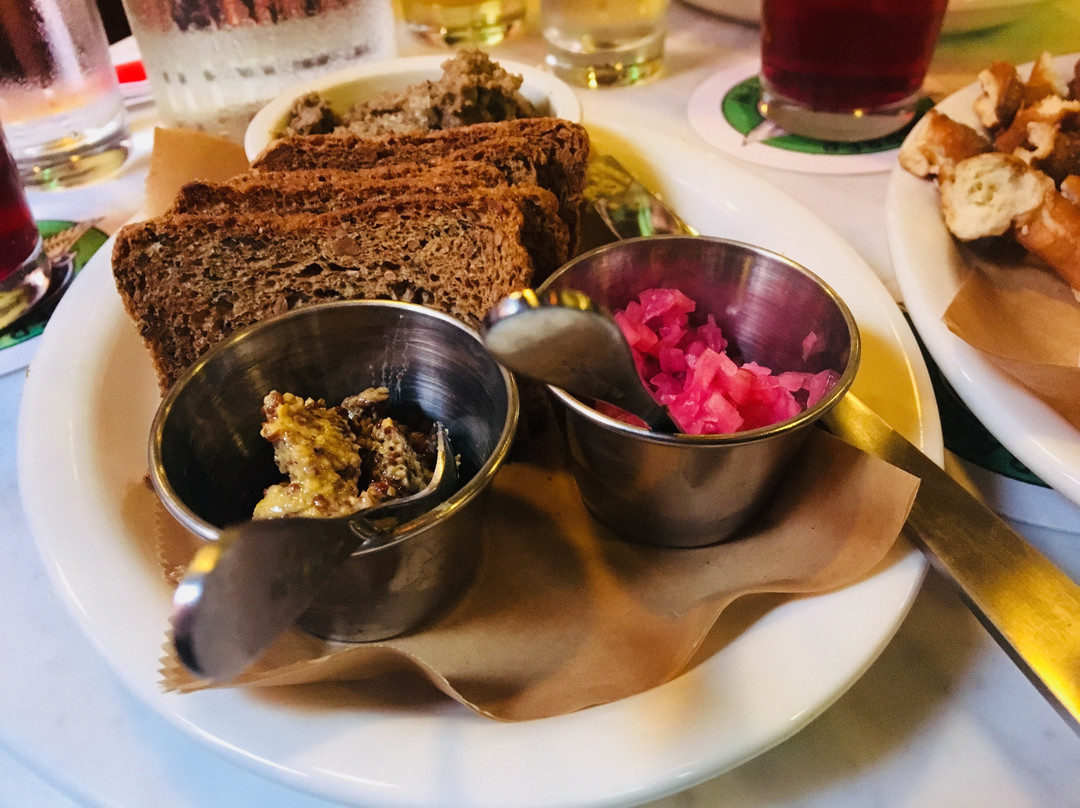 西点军校餐馆和美食-Barber and Brew