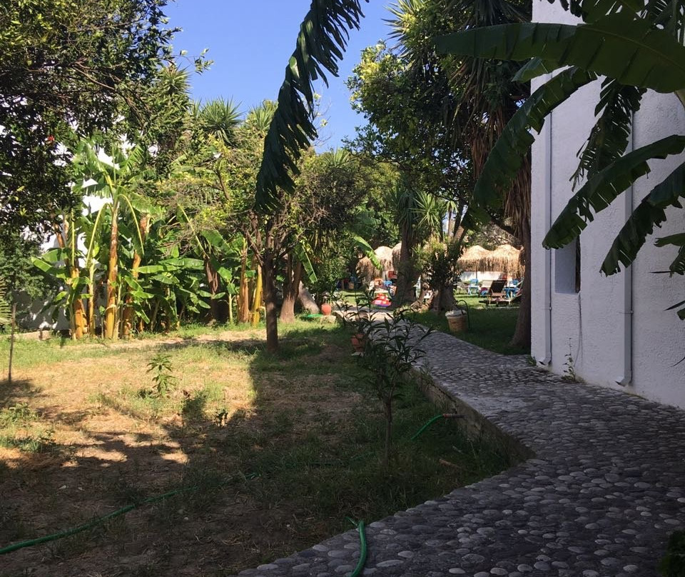 Oasis Hotel Bungalows主图